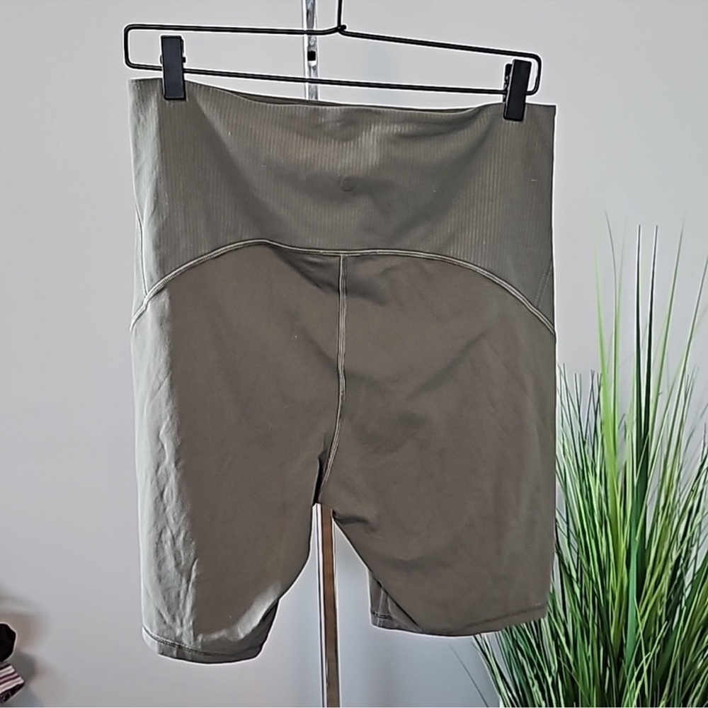 Lululemon Blissful Bend Super High-Rise Short 8" in Army Green - Picture 6 of 10